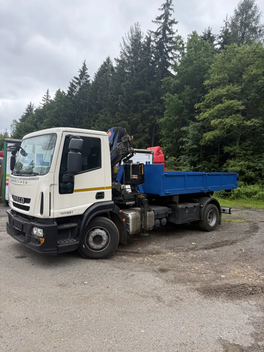 Vlastní Iveco Kontejnerovka.cz s kontejnerovou nástavbou při skutečném výjezdu