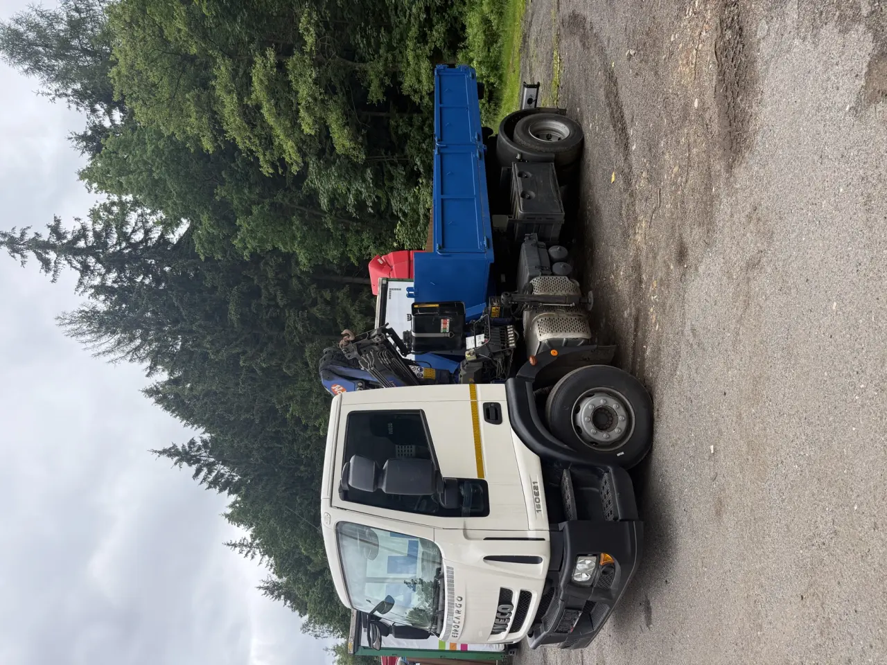 Kontejnerovka.cz Iveco truck with crane and container body